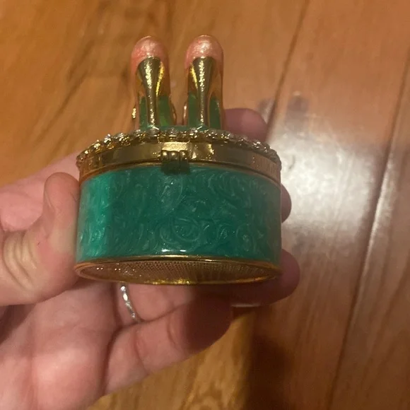 Green and Gold Decorative Trinket Box for keepsakes - Picture 6 of 10